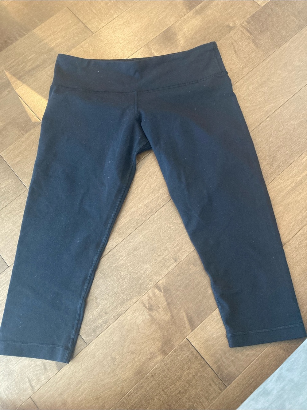 lululemon athletica Kids Black Capri Leggings - Picture 4 of 6